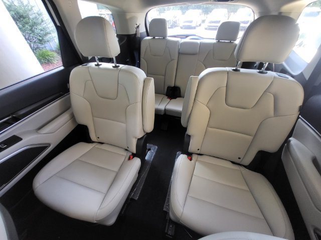 Certified 2024 Kia Telluride S w/ S Sunroof Package FWD image 12