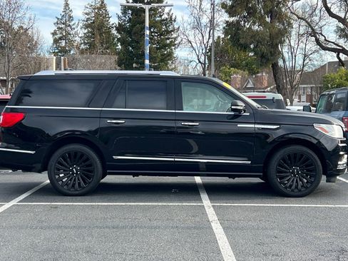 Used 2019 Lincoln Navigator L Reserve image 3