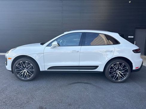 Certified 2026 Porsche Macan AWD/4WD image 2