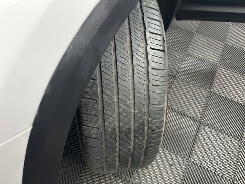 Used 2024 GMC Terrain SLT image 38