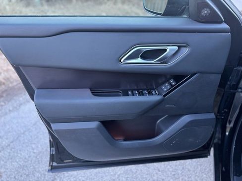 Used 2026 Land Rover Range Rover Velar Dynamic SE image 10