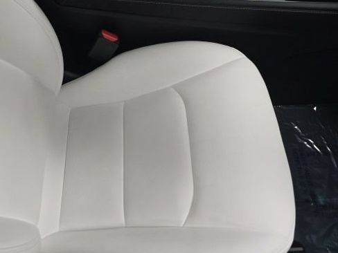 Used 2024 Tesla Model Y Long Range AWD/4WD image 20