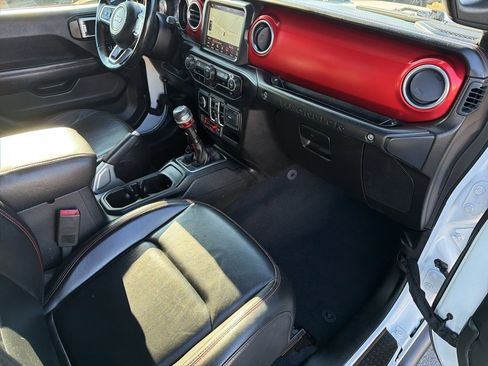 Used 2018 Jeep Wrangler Unlimited Rubicon image 31