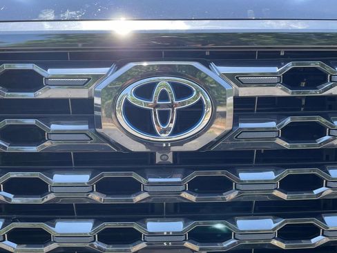 Used 2024 Toyota Tundra Platinum AWD/4WD image 6
