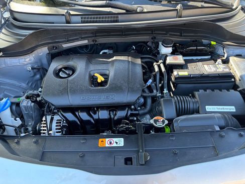 Used 2025 Kia Soul LX w/ LX Technology Package FWD image 30