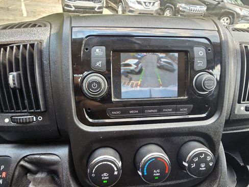 Used 2018 RAM ProMaster 2500 w/ Interior Convenience Group FWD image 16