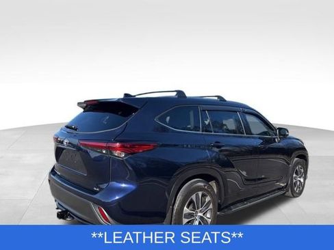 Used 2021 Toyota Highlander XLE image 5