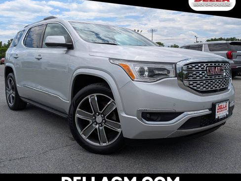 Used 2017 GMC Acadia Denali w/ Technology Package AWD/4WD image 1