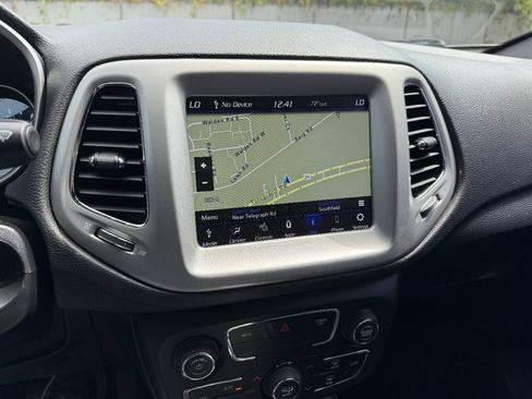 Used 2021 Jeep Compass Latitude AWD/4WD image 18