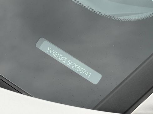 Certified 2023 Volvo C40 P8 Recharge Plus AWD/4WD image 30