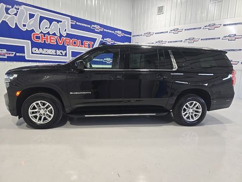 Used 2024 Chevrolet Suburban LT image 5