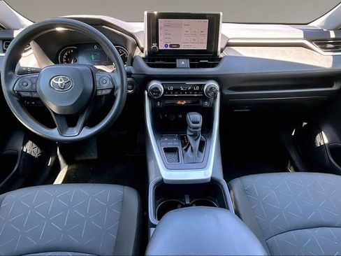 Used 2025 Toyota RAV4 XLE FWD image 7