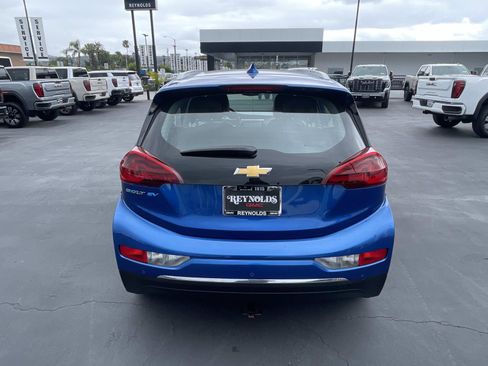 Used 2019 Chevrolet Bolt Premier w/ Infotainment Package FWD image 6