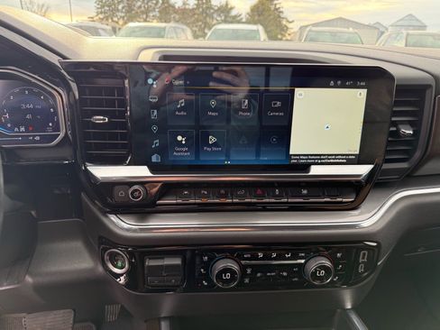 Used 2024 Chevrolet Silverado 1500 High Country image 19