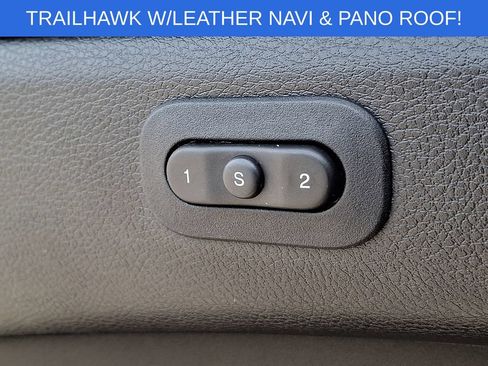 Used 2017 Jeep Grand Cherokee Trailhawk w/ Trailhawk Luxury Group AWD/4WD image 26