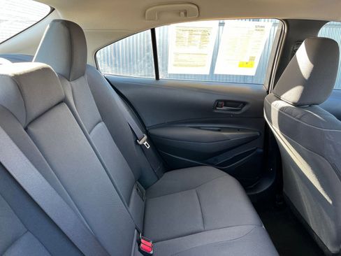 Used 2025 Toyota Corolla LE image 36