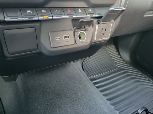 Used 2024 Chevrolet Silverado 1500 Custom w/ Turbomax Blackout Package RWD image 22