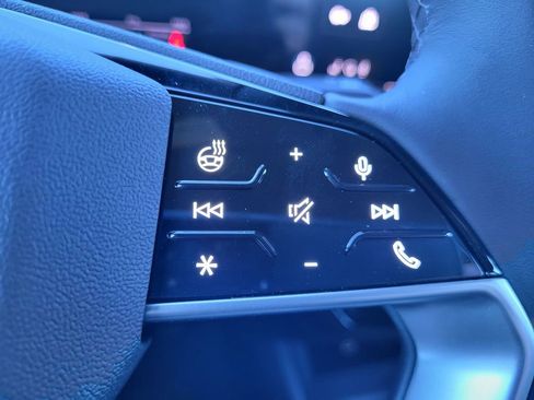 New 2025 Audi Q6 e-tron Premium Plus image 17