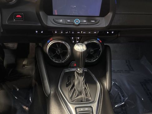 Used 2016 Chevrolet Camaro SS image 9