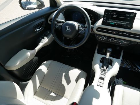 Used 2024 Honda HR-V EX-L image 9