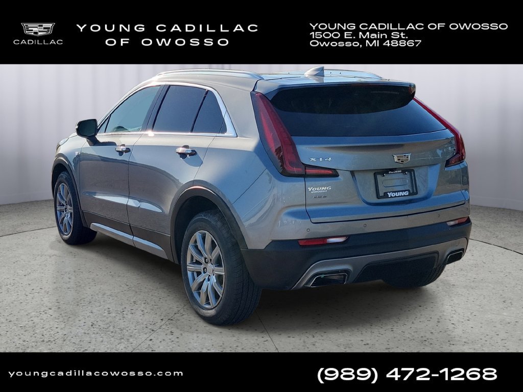 Used 2023 Cadillac XT4 Premium Luxury w/ Cold Weather Package AWD/4WD image 4