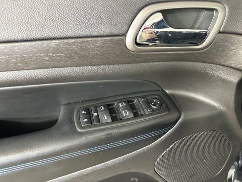Used 2018 Jeep Grand Cherokee Laredo AWD/4WD image 27