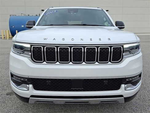 Used 2023 Jeep Wagoneer Series III w/ Preferred Equipment Group image 5