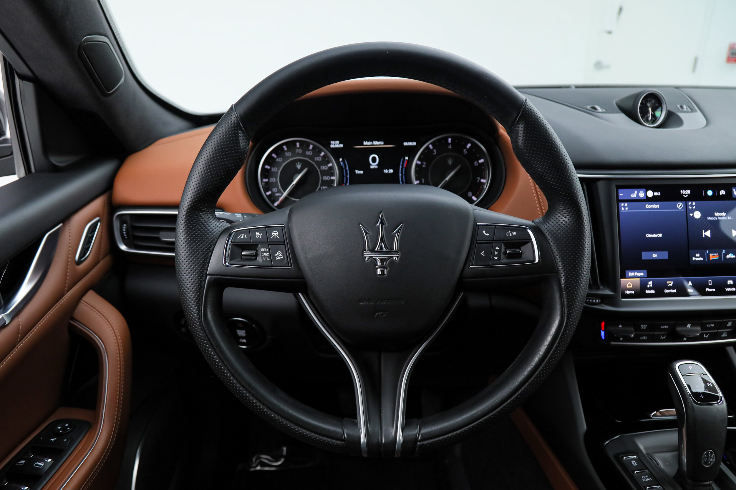 Used 2023 Maserati Levante GT AWD/4WD image 17