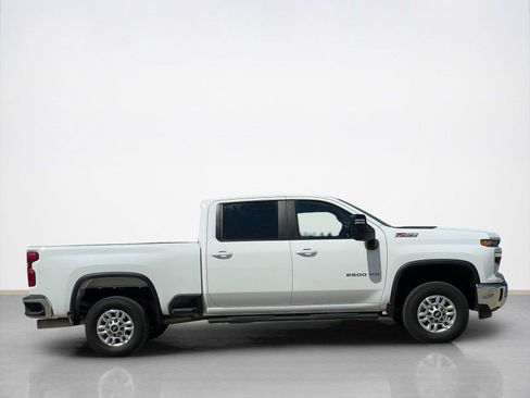 Used 2025 Chevrolet Silverado 2500 LT w/ Convenience Package AWD/4WD image 10