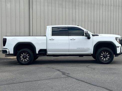 Used 2024 GMC Sierra 2500 Denali Ultimate image 4