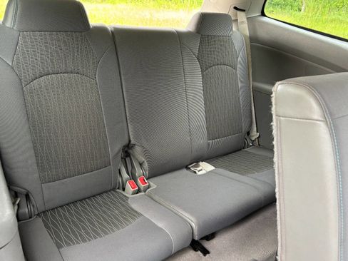 Used 2015 Chevrolet Traverse LT image 14