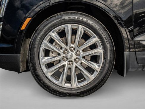 Used 2017 Cadillac XT5 Platinum AWD/4WD image 11