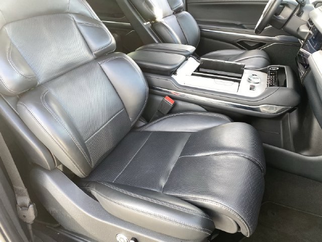 Used 2025 Lincoln Navigator L Reserve AWD/4WD image 12