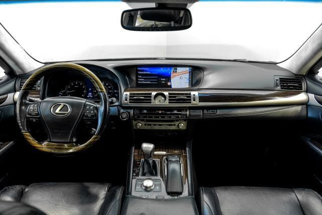 Used 2017 Lexus LS 460 w/ Comfort Package RWD image 20