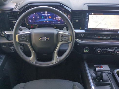 Used 2024 Chevrolet Silverado 1500 LT Trail Boss image 11