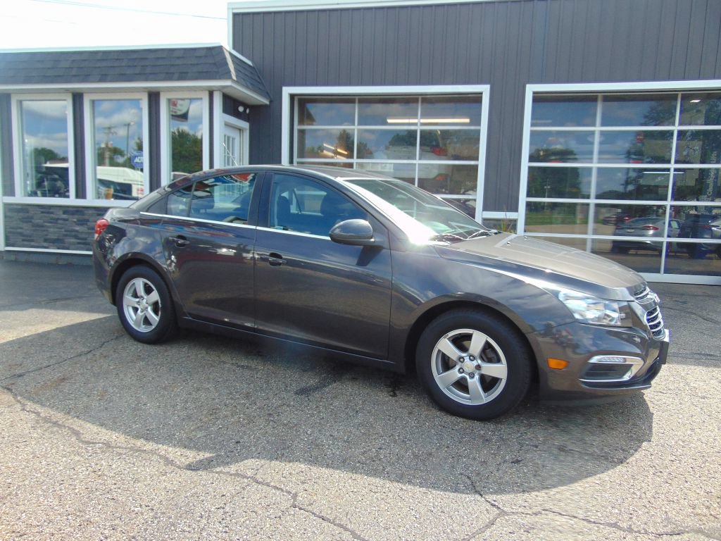 Used 2016 Chevrolet Cruze LT FWD image 1