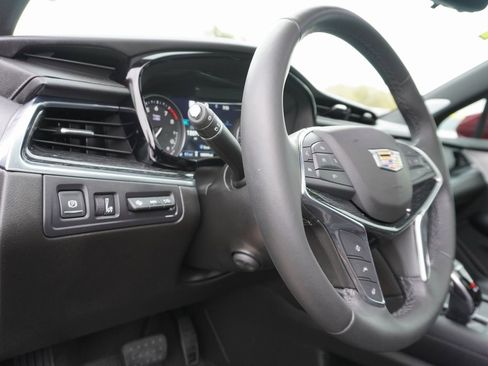 Used 2021 Cadillac XT5 Premium Luxury image 12