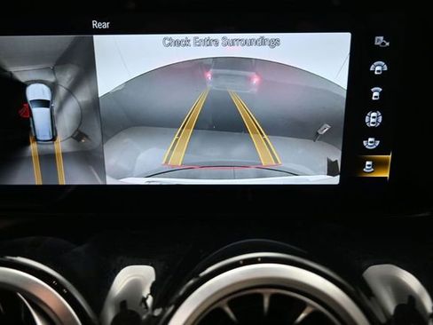 Used 2023 Mercedes-Benz GLB 250 w/ Premium Package image 32