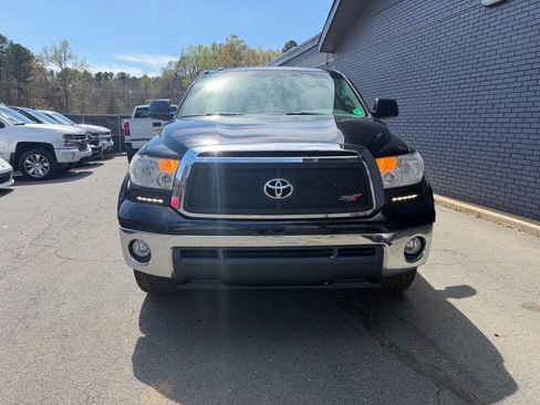 Used 2012 Toyota Tundra Grade 4x4 4dr CrewMax Cab Pick w/ SR5 Pkg image 2