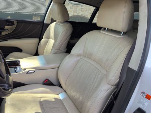 Used 2018 Lexus LS 500h w/ Luxury Package RWD image 5