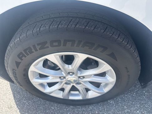 Used 2018 Chevrolet Equinox LT image 11