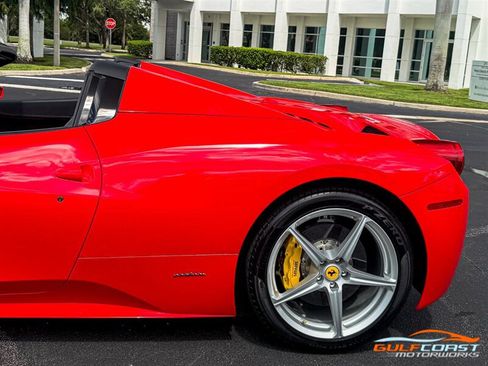 Used 2013 Ferrari 458 Spider RWD image 34