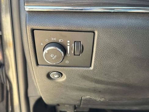 Used 2020 Jeep Grand Cherokee Limited image 29