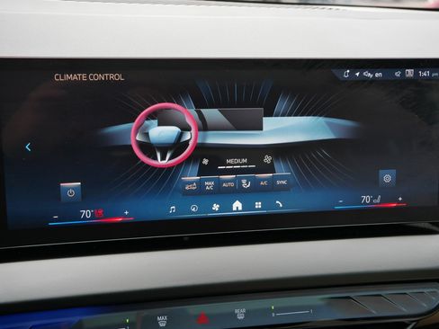 Used 2025 BMW X3 xDrive30i w/ Premium Package image 23