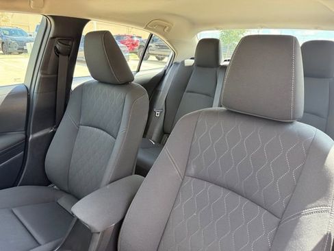 Used 2025 Toyota Corolla LE FWD image 12