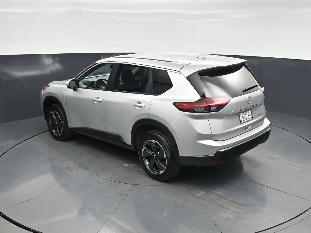 Used 2024 Nissan Rogue SV AWD/4WD image 41