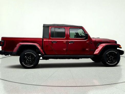 Used 2021 Jeep Gladiator Sport AWD/4WD image 4