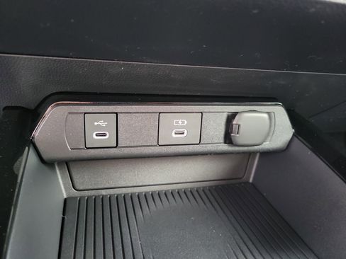 New 2026 Toyota Prius LE image 18