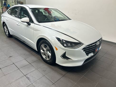 Used 2021 Hyundai Sonata SE FWD image 2