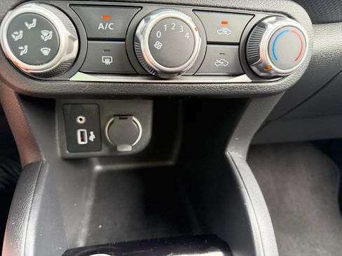 Used 2022 Nissan Kicks S FWD image 56